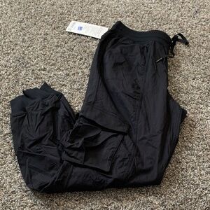 Women’s lululemon dance studio relaxed fit MR Cargo joggers